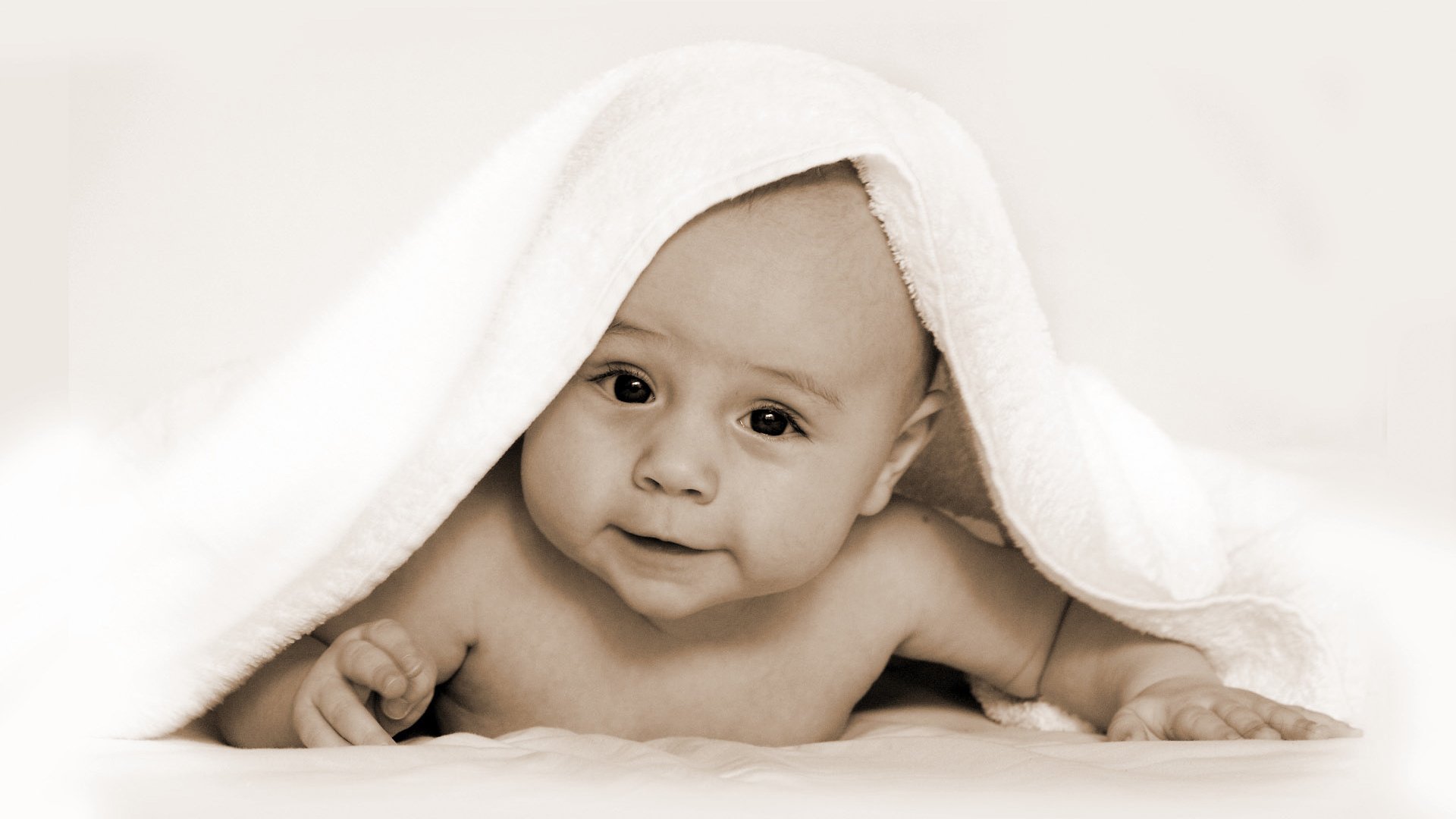 合肥有偿捐卵电话捐卵女孩面对宝宝的耳屎该如何清理？